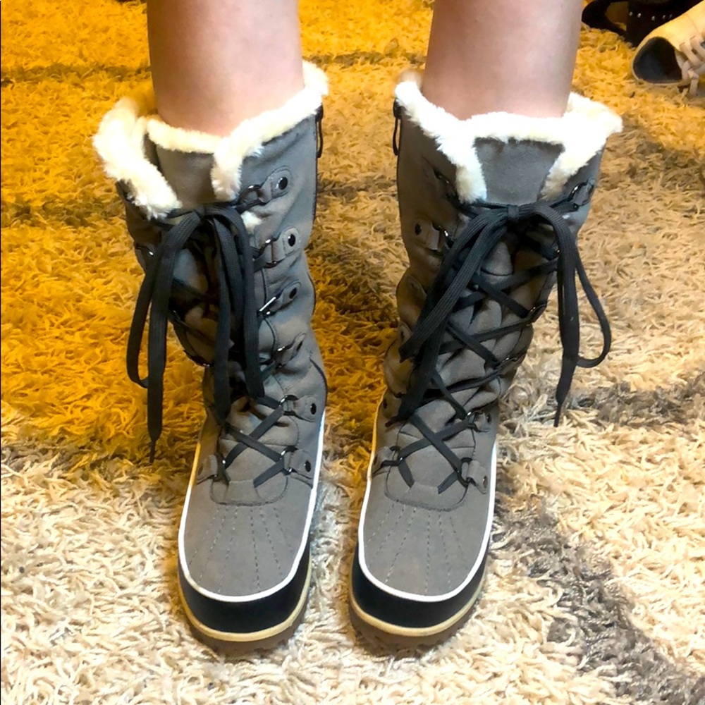 All weather boots